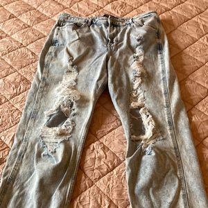 Hollister Ultra High-Rise Mom jeans 15R